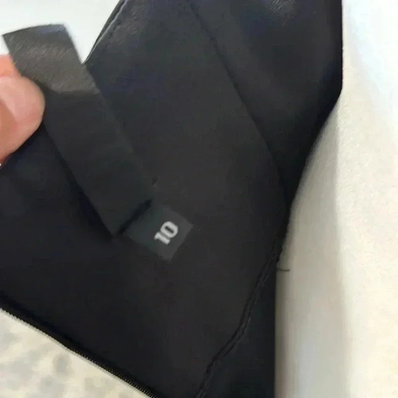 Adorable little black dress 🖤 - Picture 4 of 7